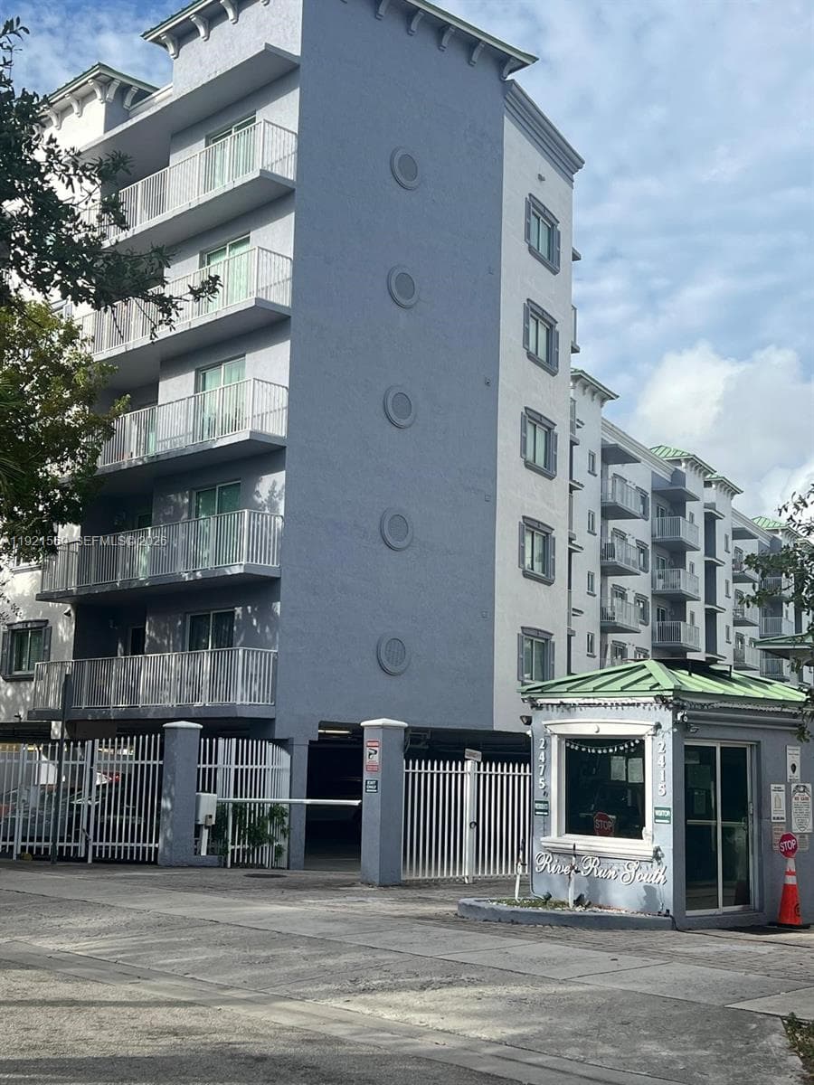 RIVER RUN SOUTH CONDO · #611 in Miami - Photo 2