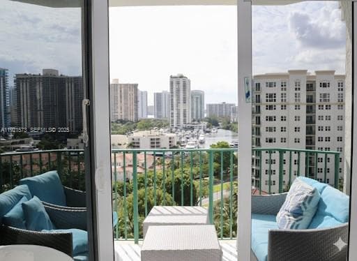 TURNBERRY VLG NO TOWER CO · #1207 in Aventura - Photo 2