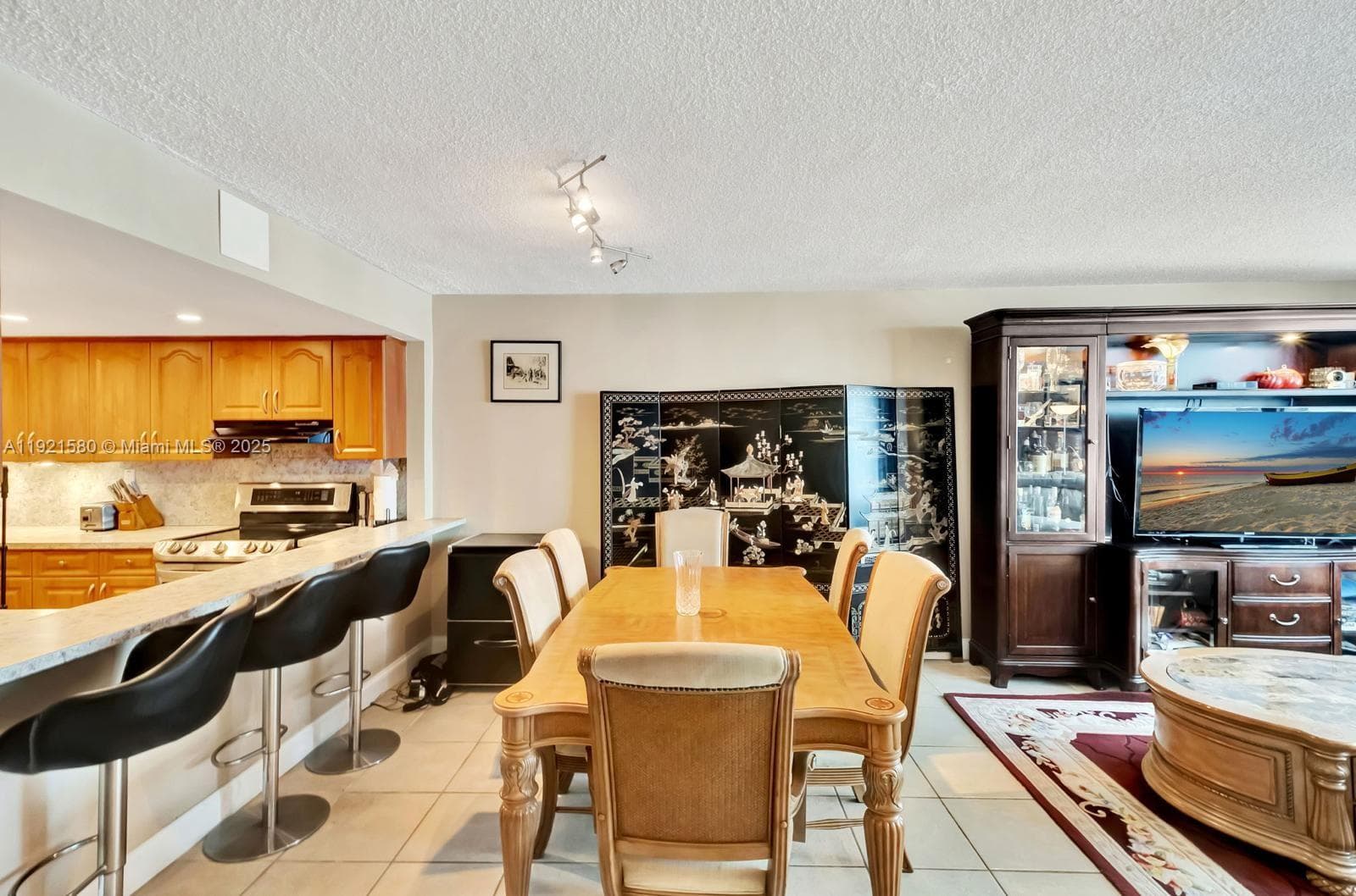 THE CARRIAGE HOUSE · #340 in Miami Beach - Photo 53