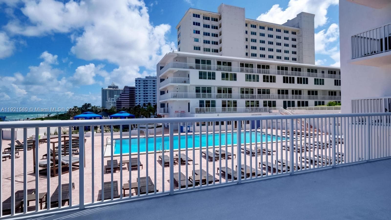 THE CARRIAGE HOUSE · #340 in Miami Beach - Photo 32