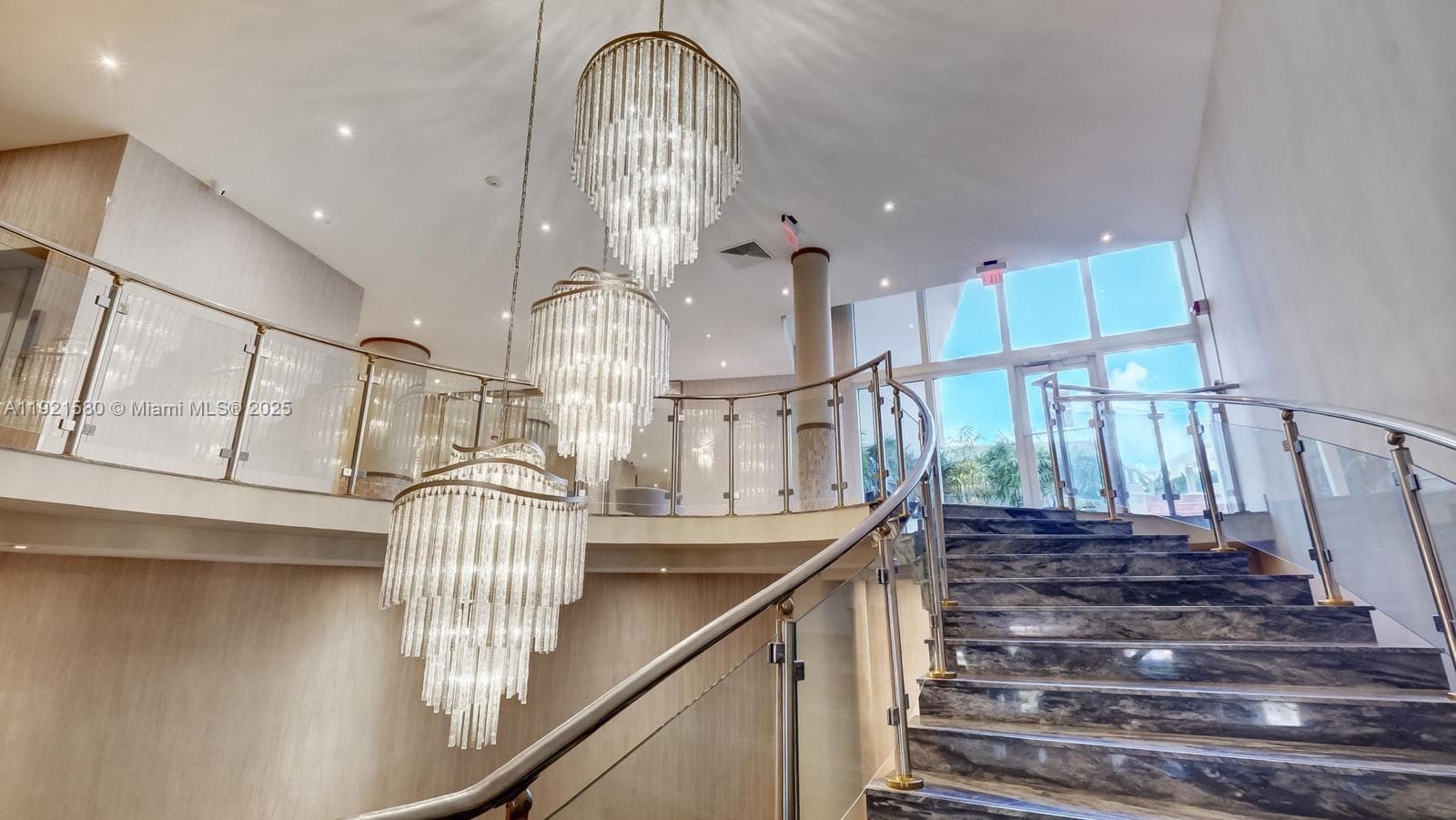 THE CARRIAGE HOUSE · #340 in Miami Beach - Photo 20