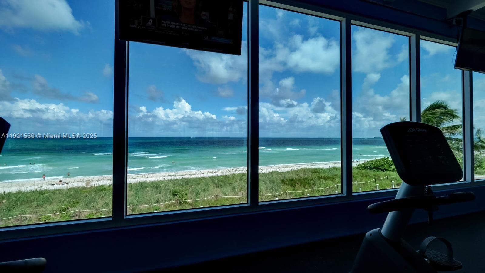 THE CARRIAGE HOUSE · #340 in Miami Beach - Photo 29