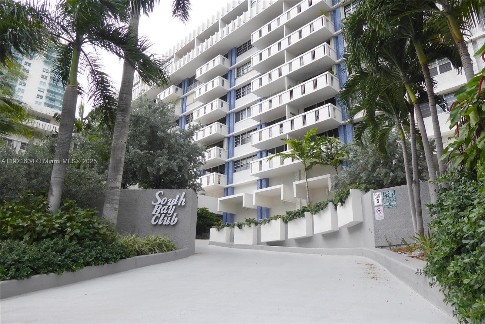 SOUTH BAY CLUB CONDO · #PH43 in Miami Beach - Photo 13
