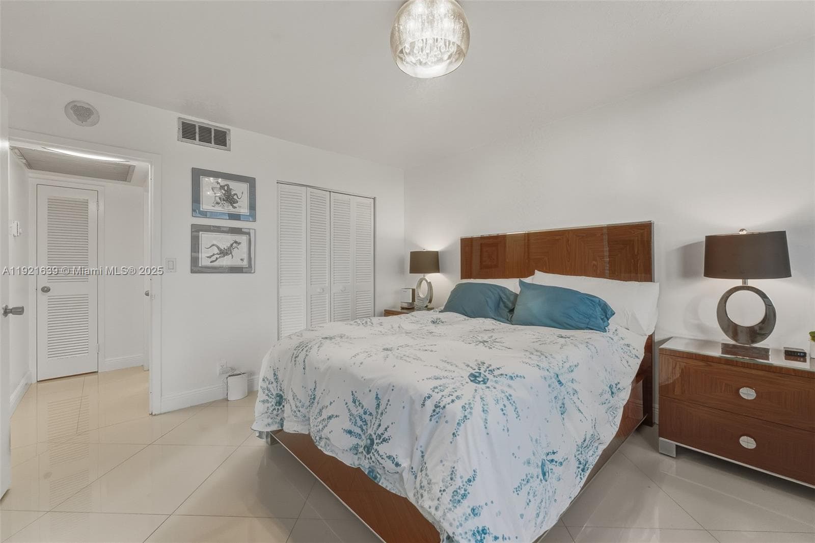 PARKER PLAZA · #1810 in Hallandale Beach - Photo 7