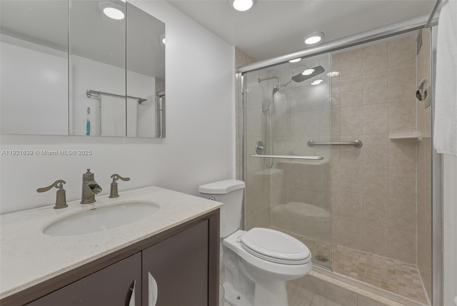 PARKER PLAZA · #1810 in Hallandale Beach - Photo 10