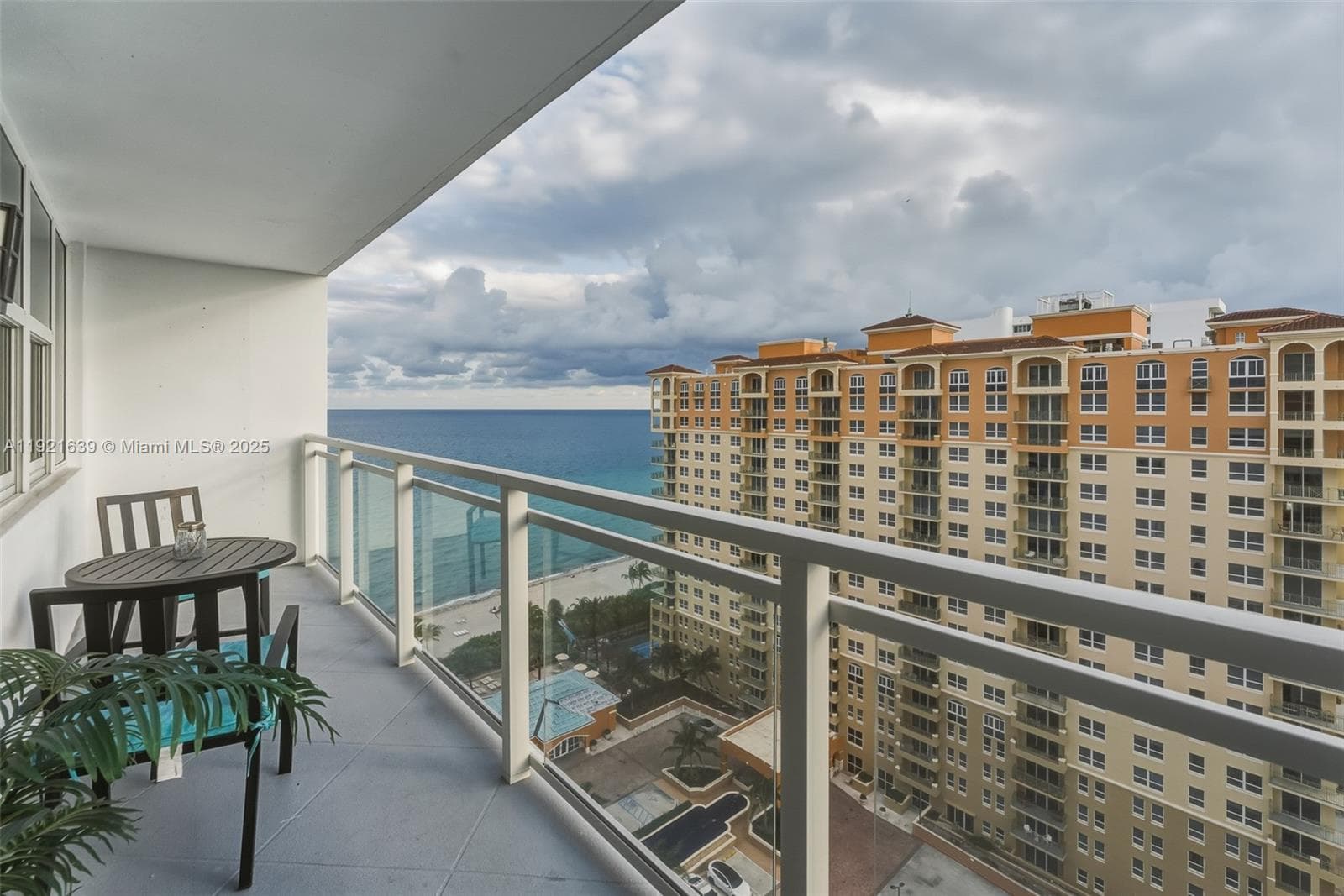 PARKER PLAZA · #1810 in Hallandale Beach - Photo 11
