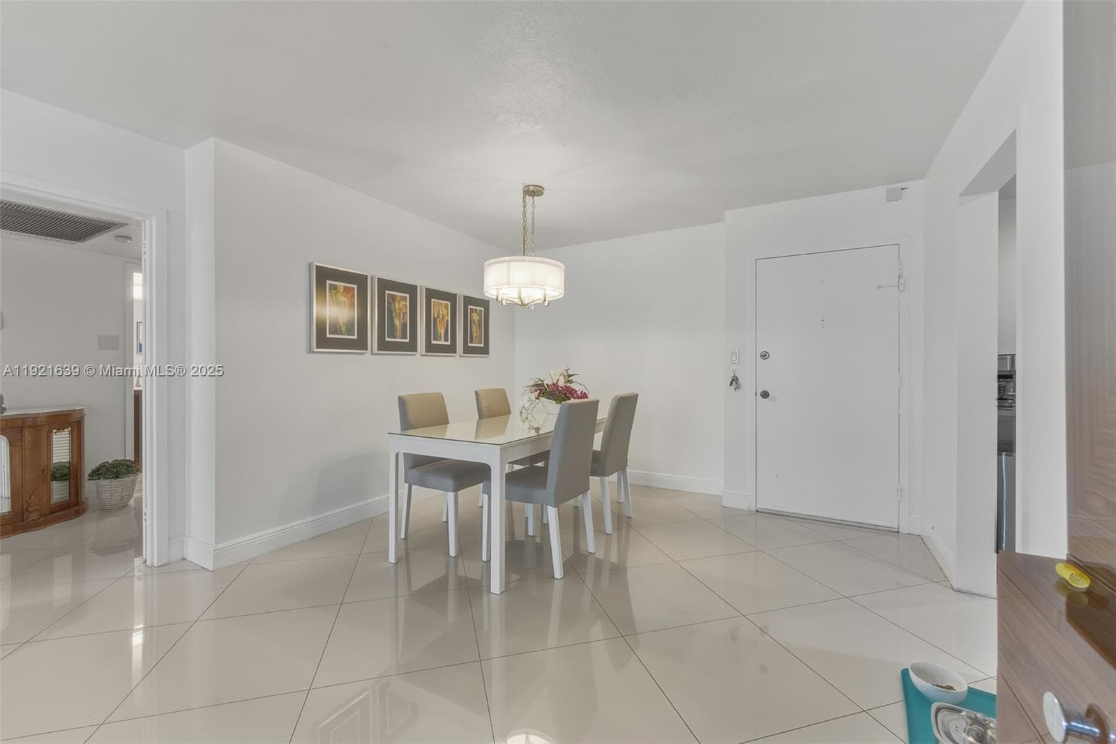 PARKER PLAZA · #1810 in Hallandale Beach - Photo 4
