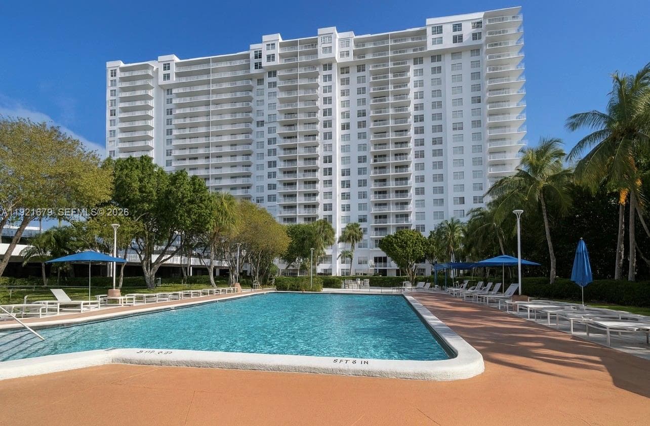 ADMIRALS PORT CONDO WEST · #907E in Aventura - Photo 3