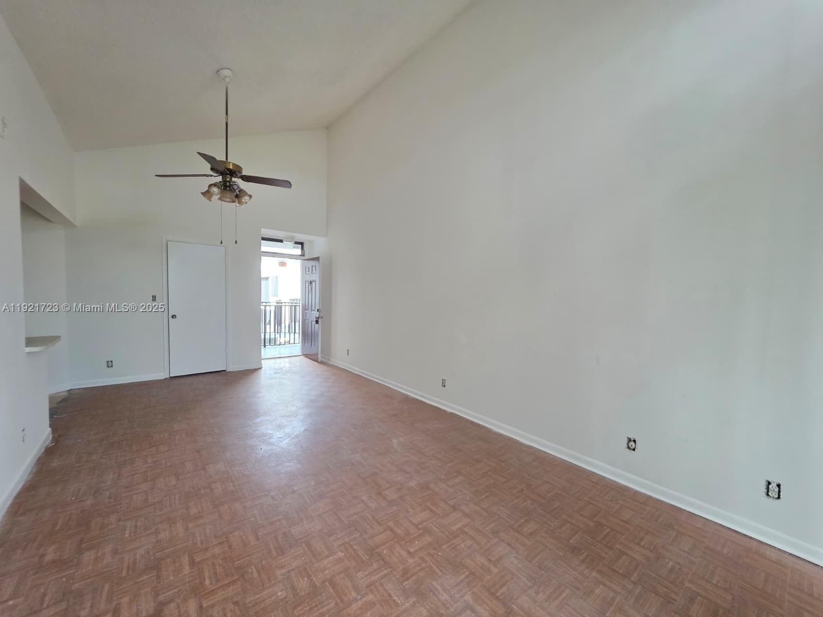 LAKE POINTE CONDOMINIUM · #304 in Oakland Park - Photo 2