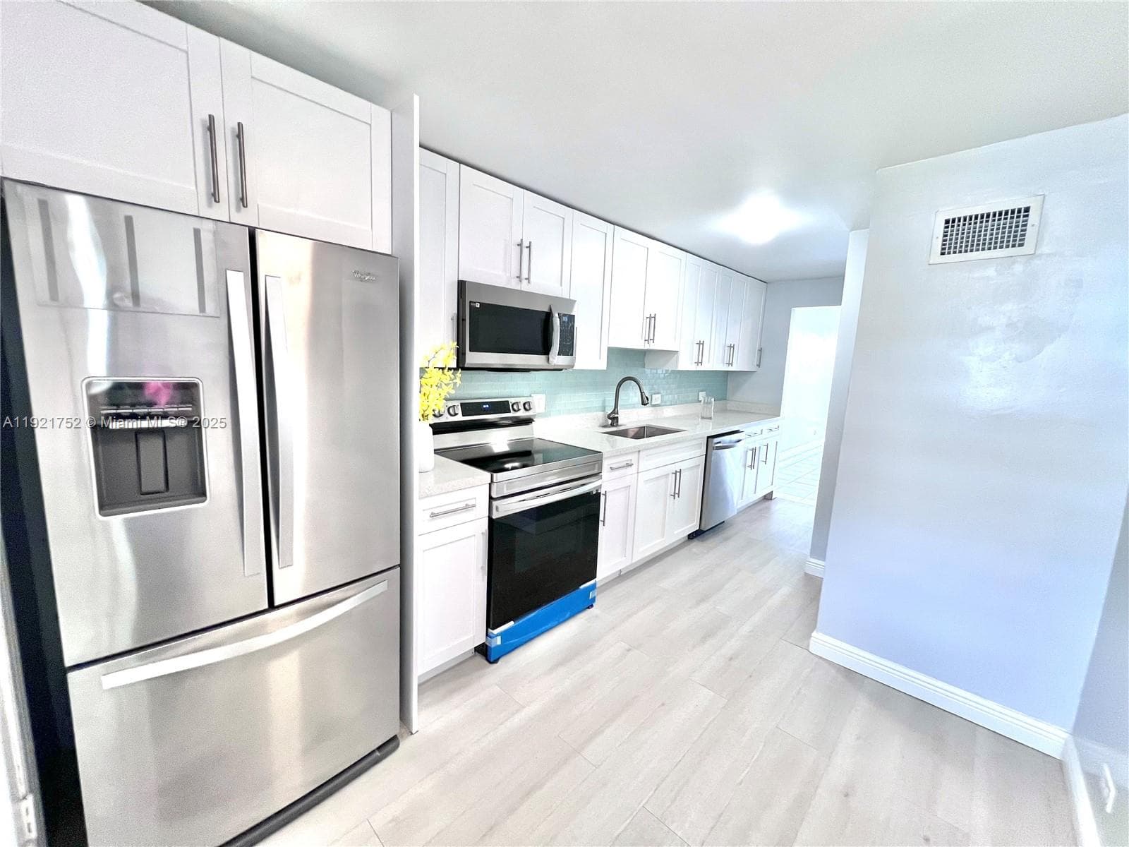 White House Condo · #505 in North Miami Beach - Photo 5
