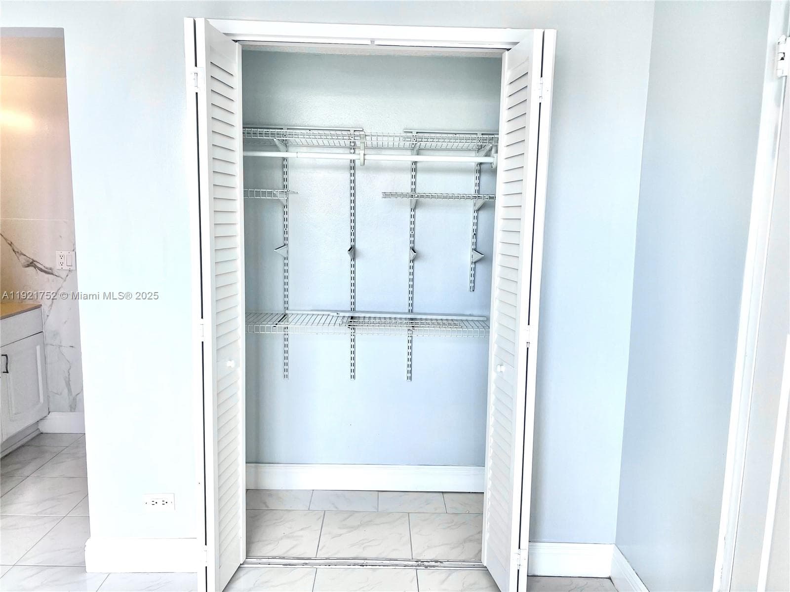 White House Condo · #505 in North Miami Beach - Photo 11