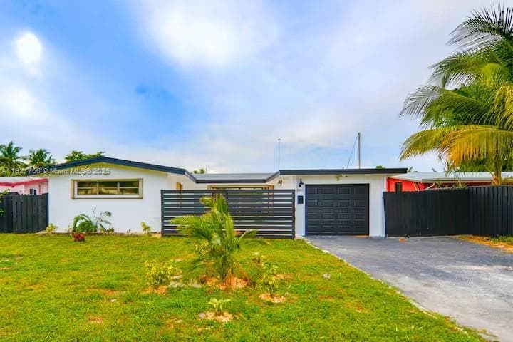 2443 Tortugas Ln photo 4