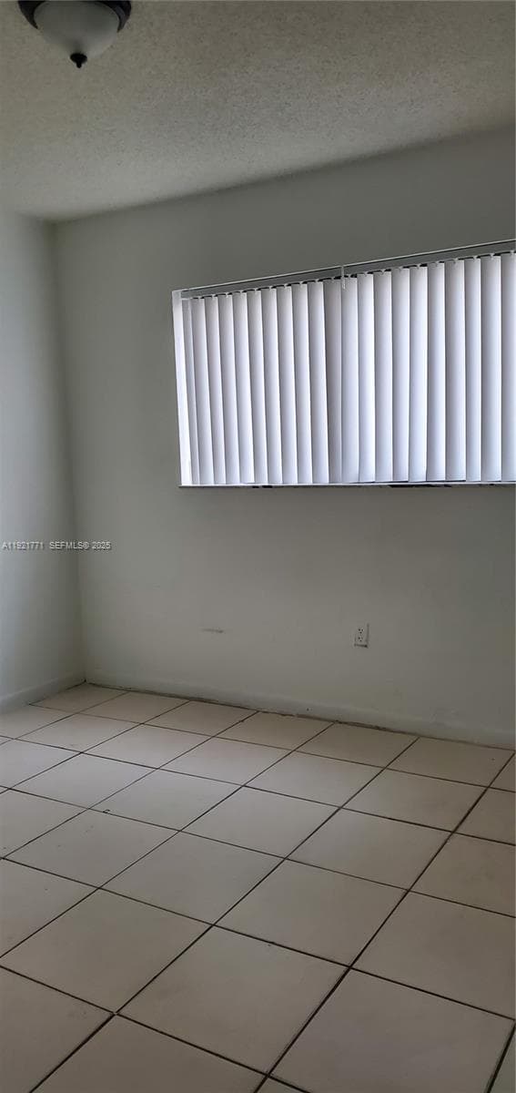 LAGO AZUL CONDO · #5702 in Hialeah - Photo 9