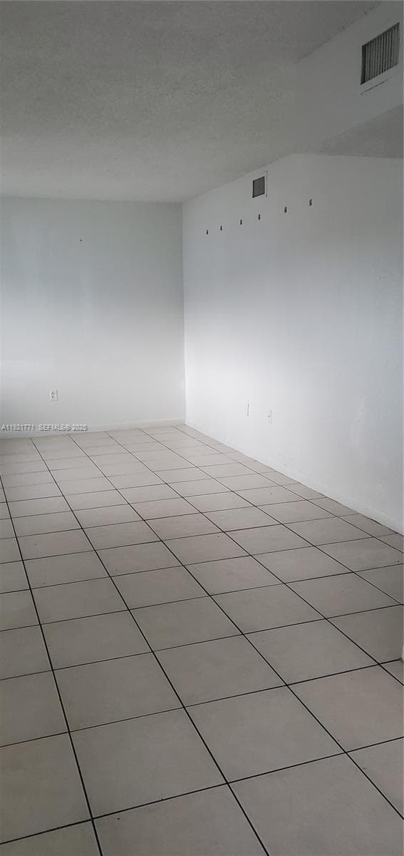LAGO AZUL CONDO · #5702 in Hialeah - Photo 10