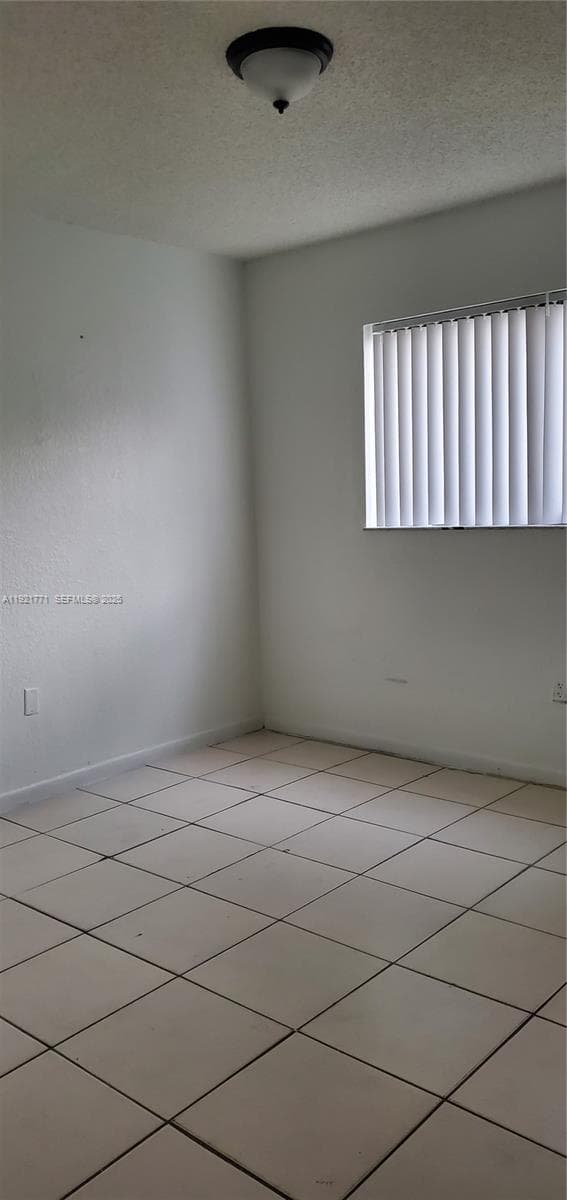LAGO AZUL CONDO · #5702 in Hialeah - Photo 8