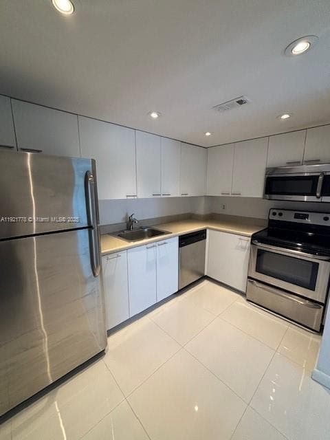 OCEAN VIEW TOWERS · #712 in Hallandale Beach - Photo 9