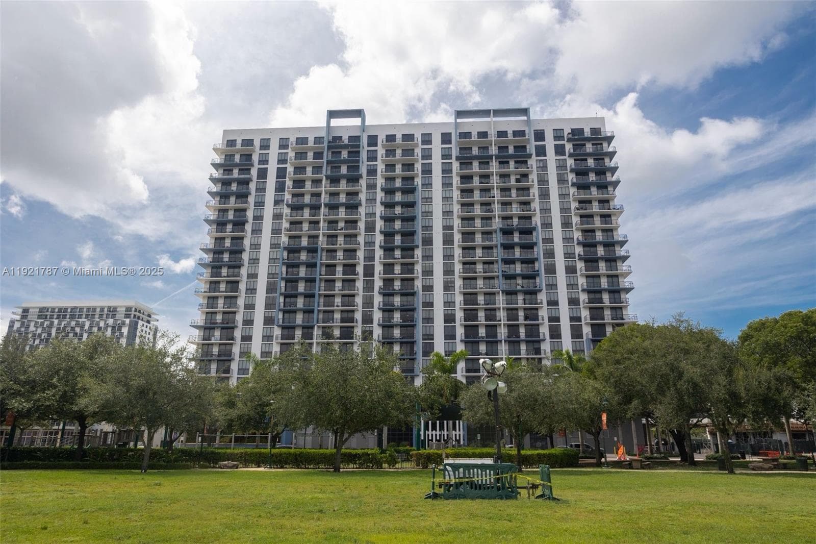 5350 PARK CONDO · #705 in Doral - Photo 2