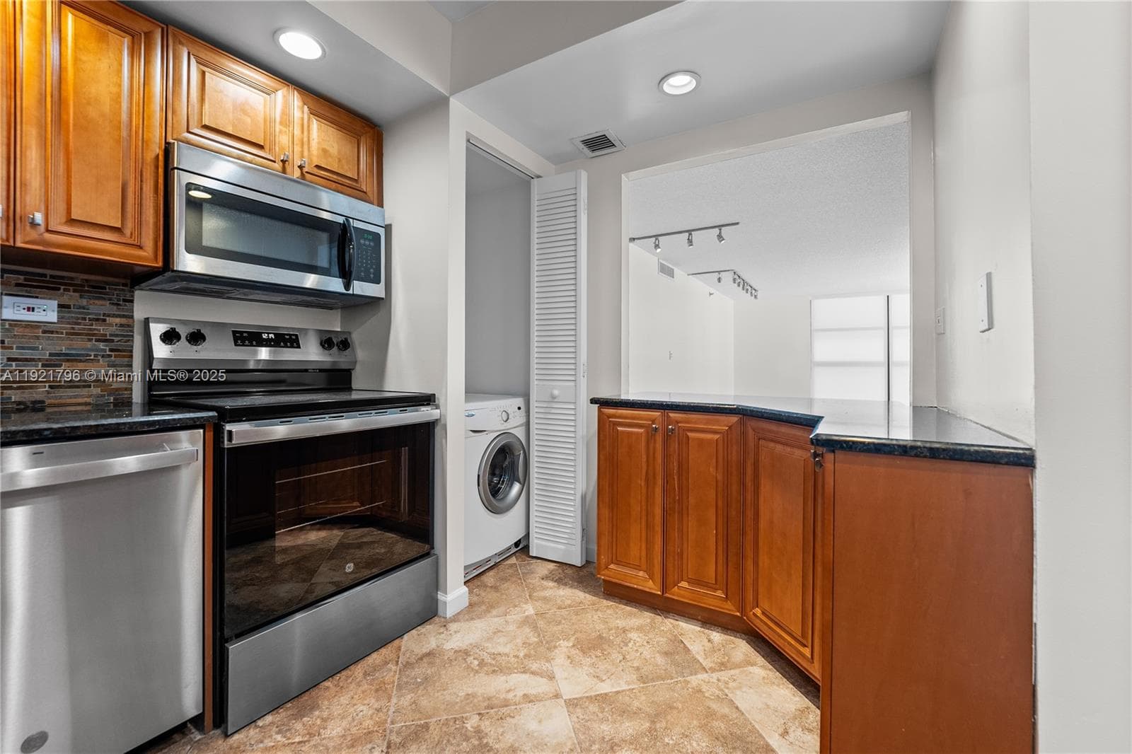 DELVISTA TOWERS CONDO · #413 in Aventura - Photo 10