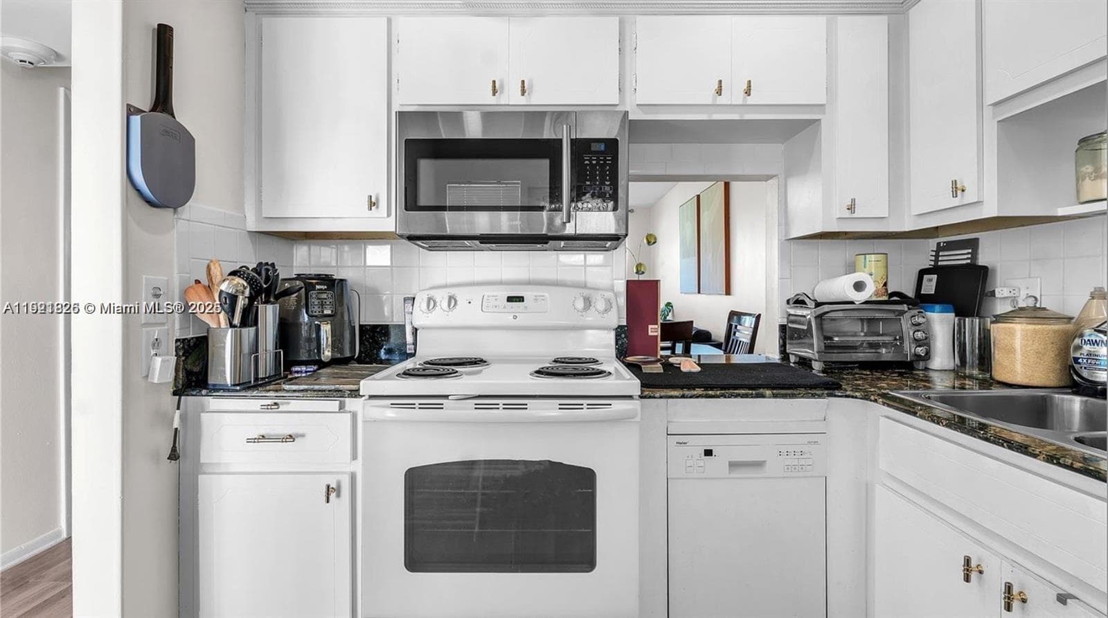 Sheridan Lakes Condo · #207 in Hollywood - Photo 3