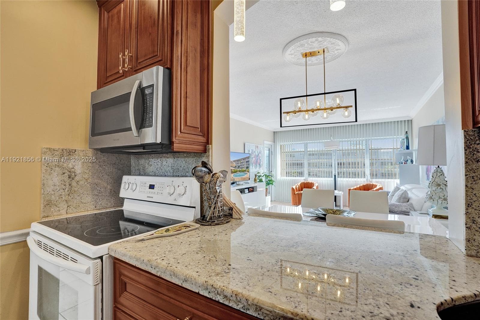 THIRD GULFSTREAM GARDEN · #404E in Hallandale Beach - Photo 17