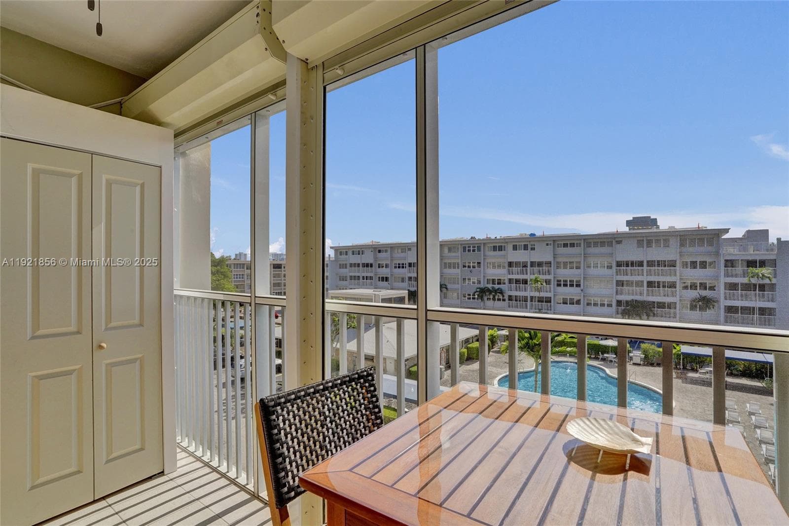 THIRD GULFSTREAM GARDEN · #404E in Hallandale Beach - Photo 34