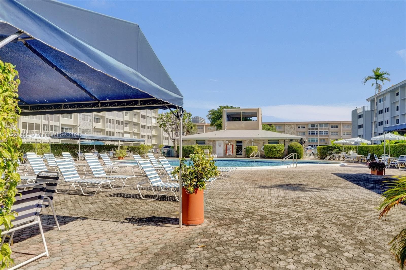 THIRD GULFSTREAM GARDEN · #404E in Hallandale Beach - Photo 39