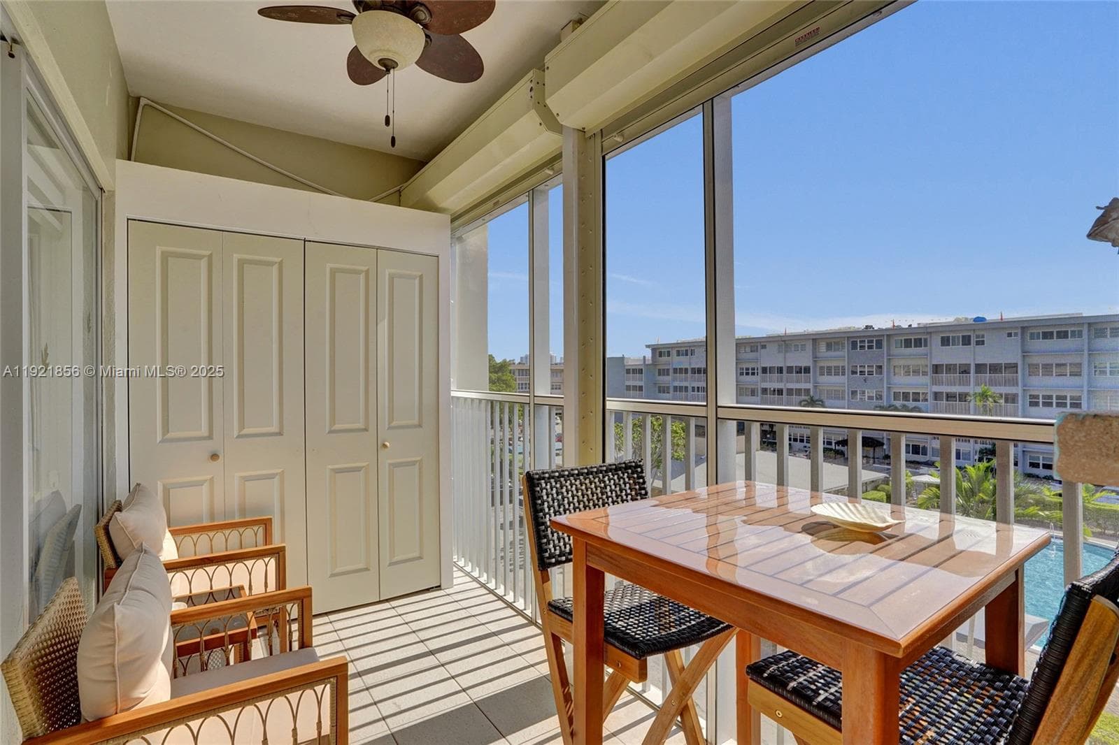 THIRD GULFSTREAM GARDEN · #404E in Hallandale Beach - Photo 25