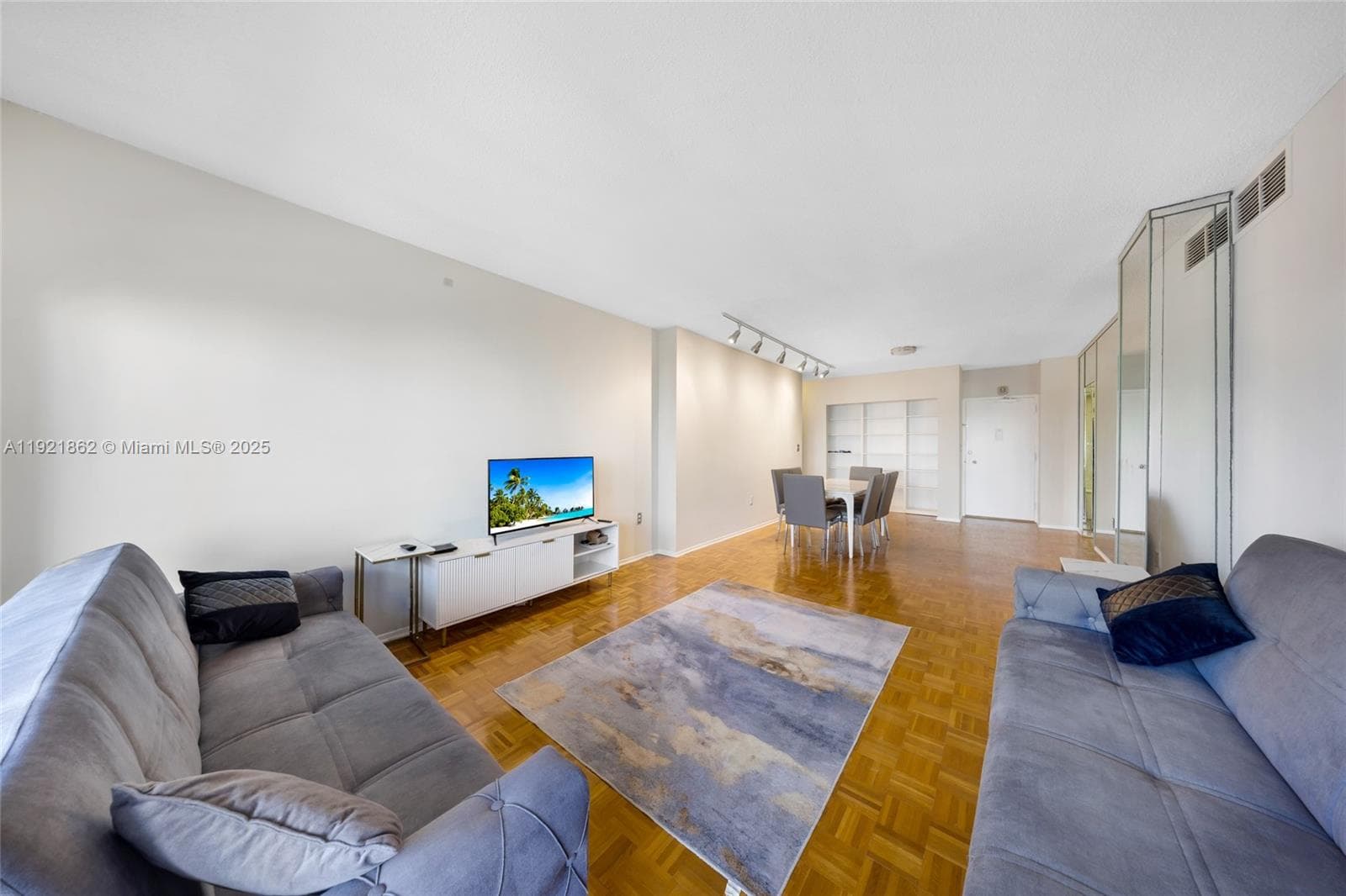 HEMISPHERES CONDO · #5M in Hallandale Beach - Photo 5