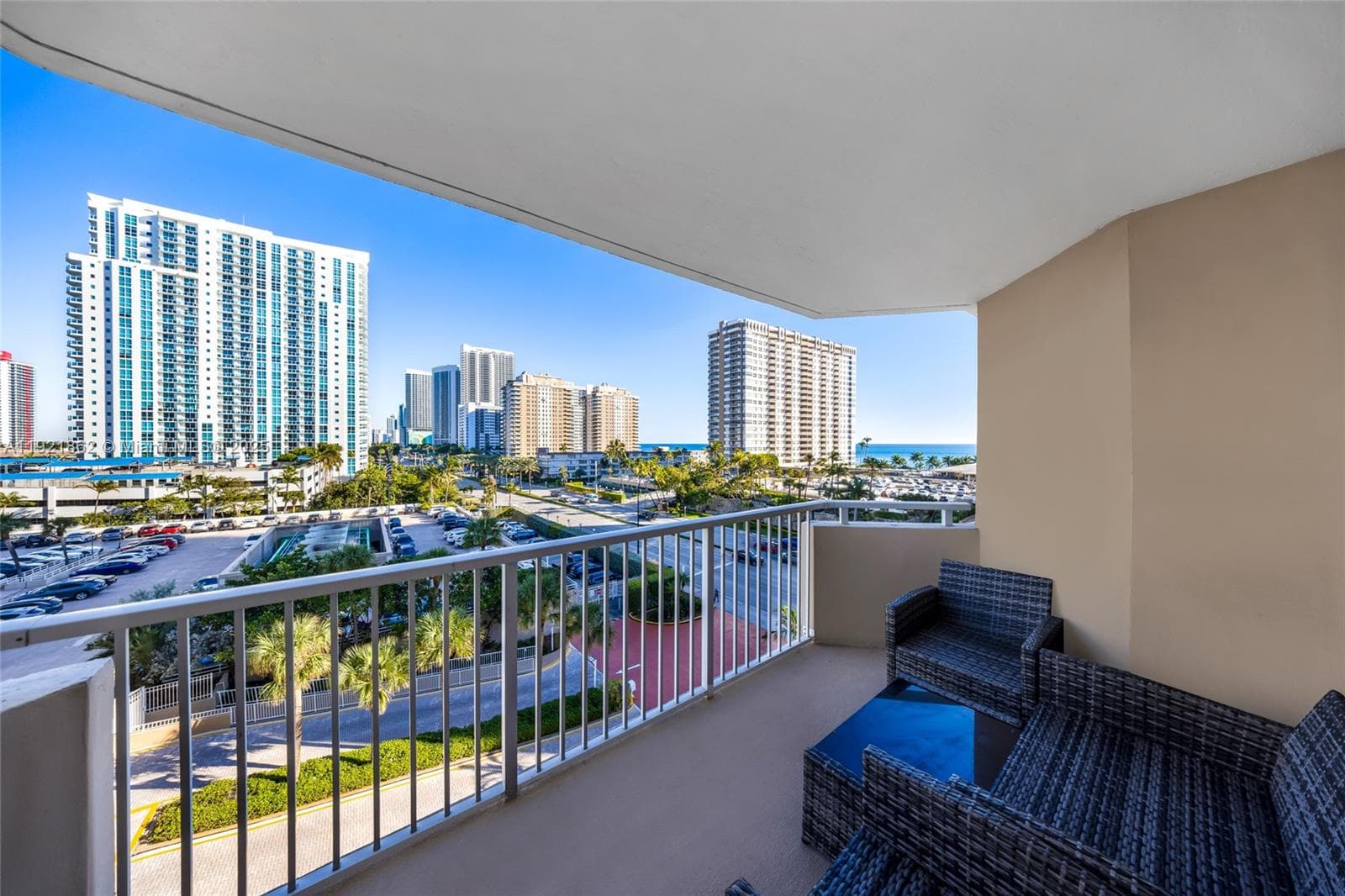 HEMISPHERES CONDO · #5M in Hallandale Beach - Photo 4