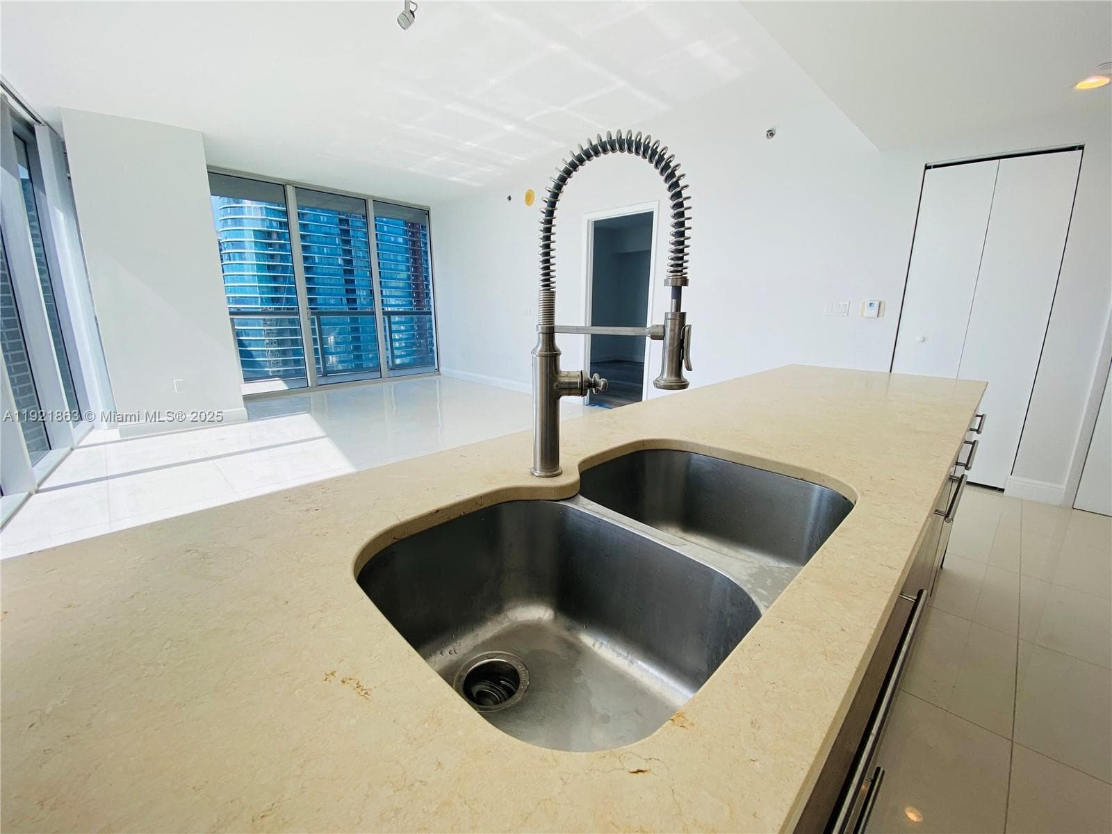 Icon Brickell I · #3715 in Miami - Photo 6