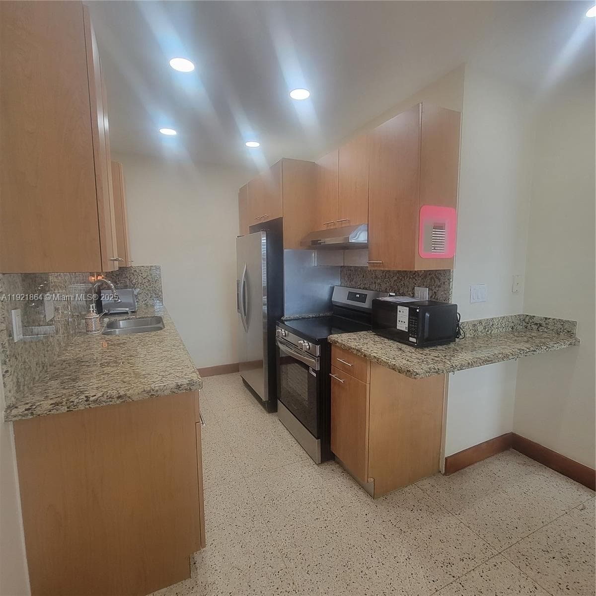 SEA WASH CONDO · #15 in Miami Beach - Photo 2