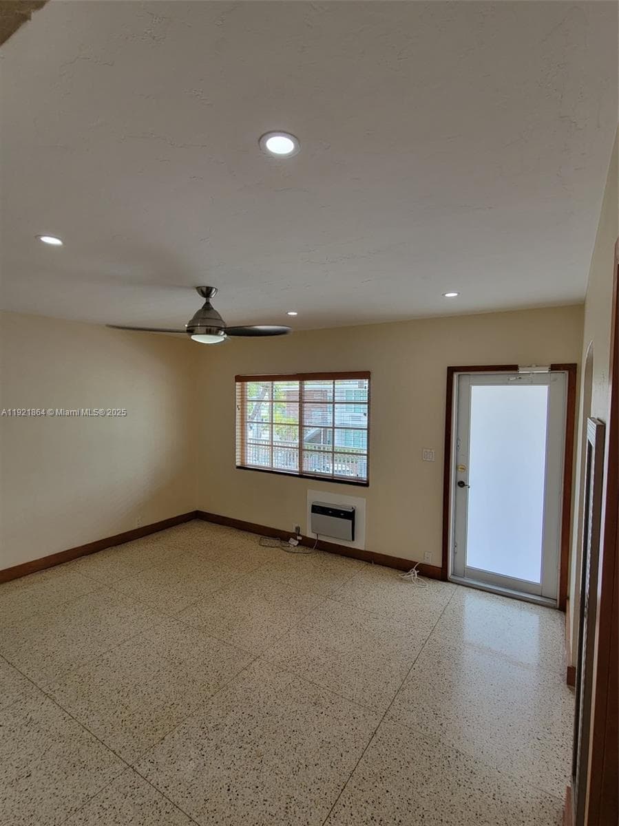 SEA WASH CONDO · #15 in Miami Beach - Photo 9