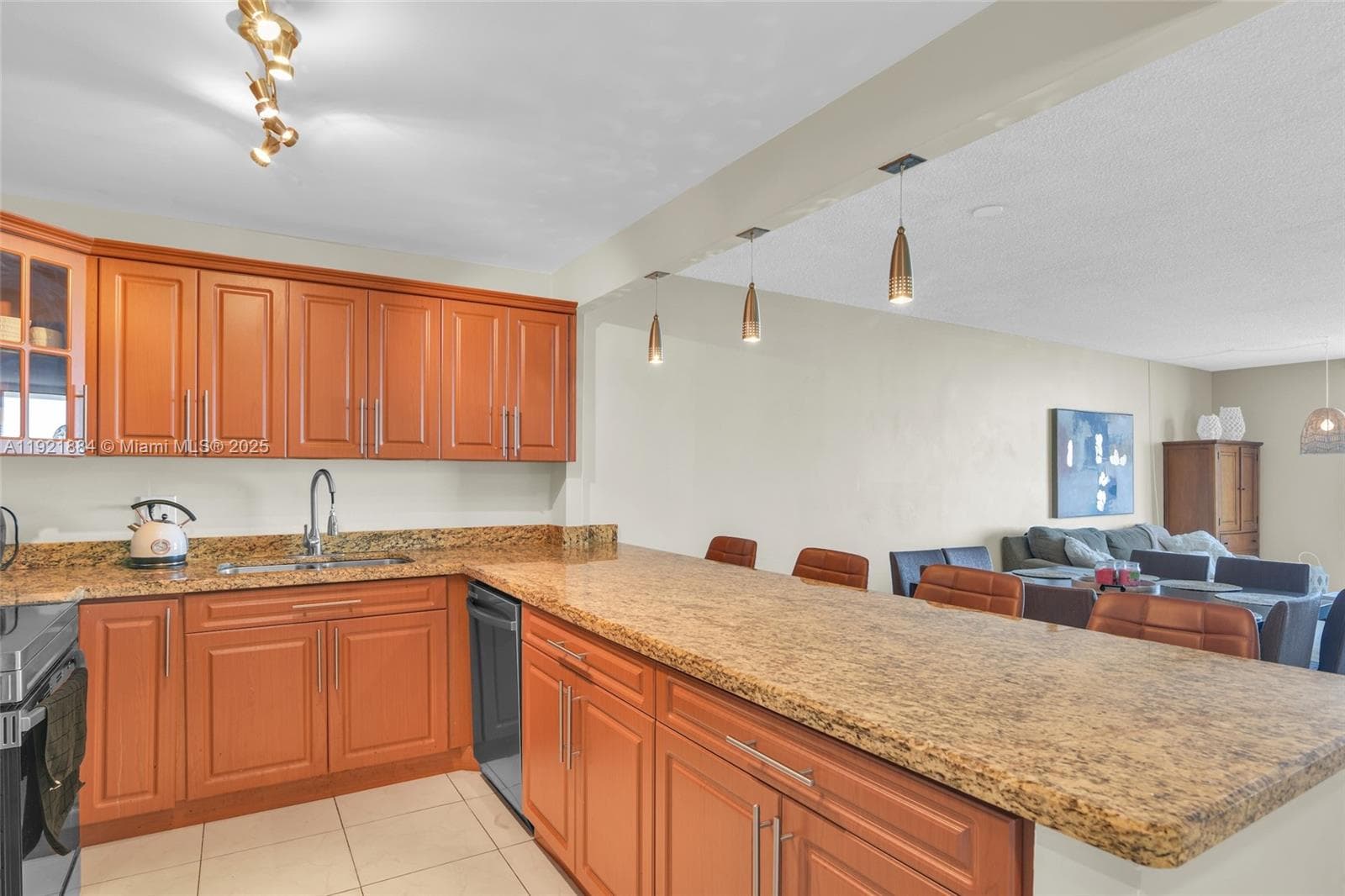 Olympus Condo · #2411 in Hallandale Beach - Photo 8