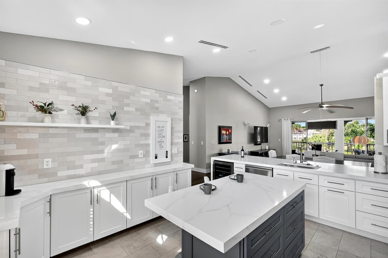 053 Interior - Golf Views