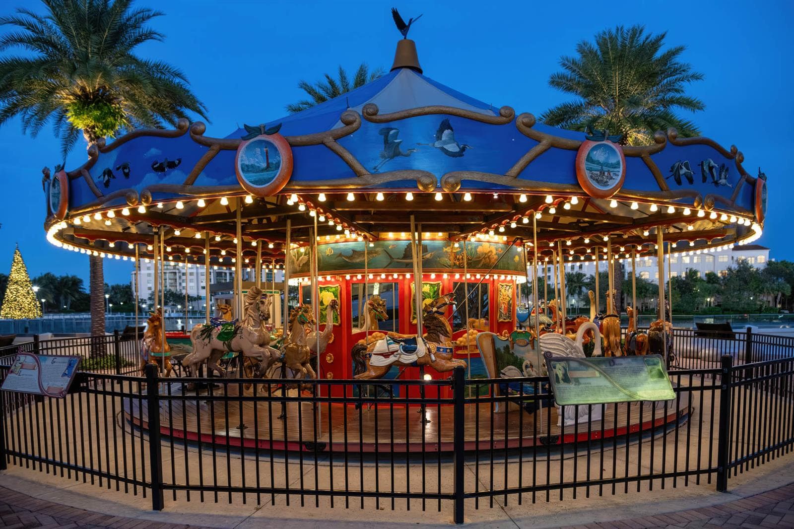 023-Unique-Carousel-Experience-Captivate