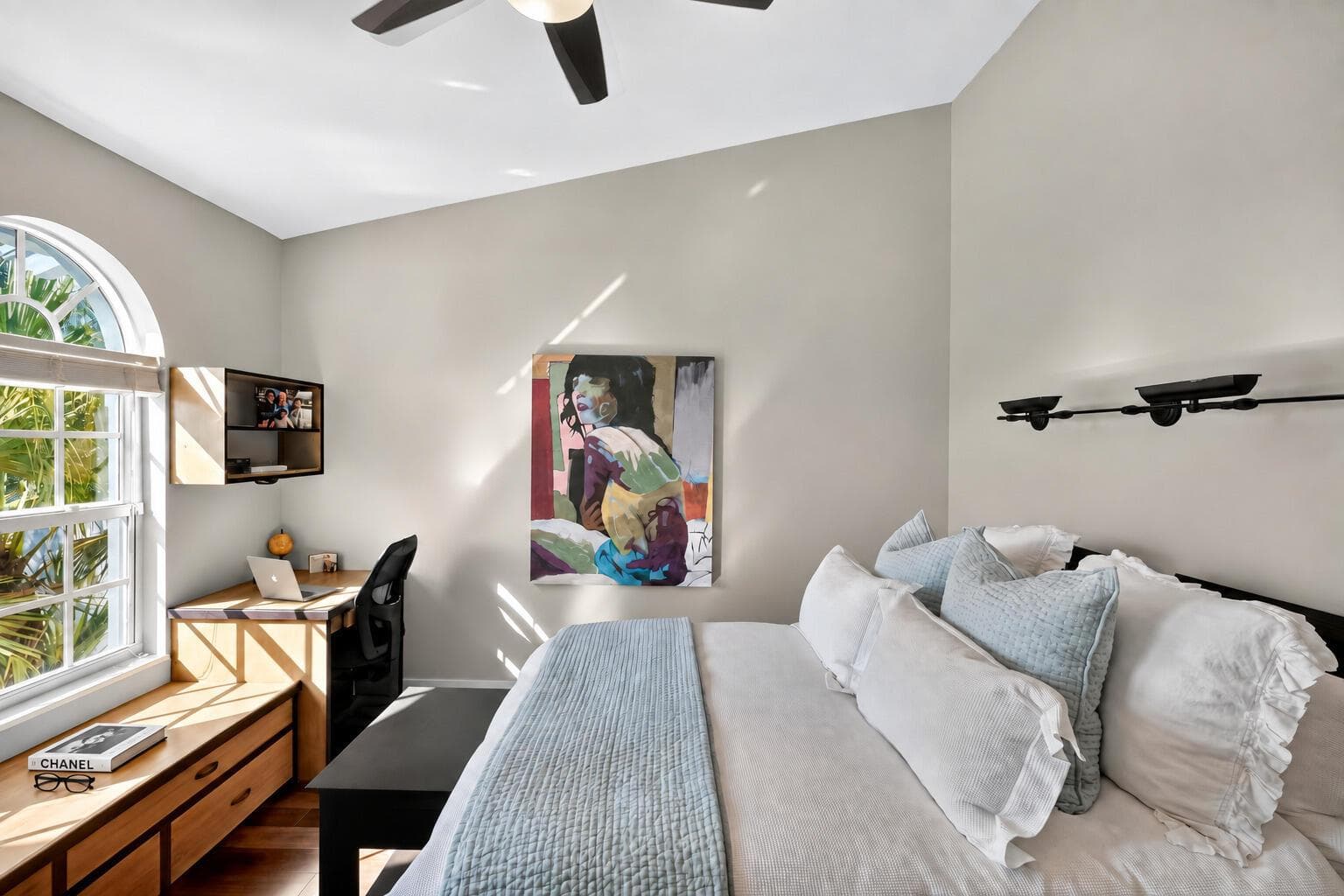 18_Guest_Bedroom