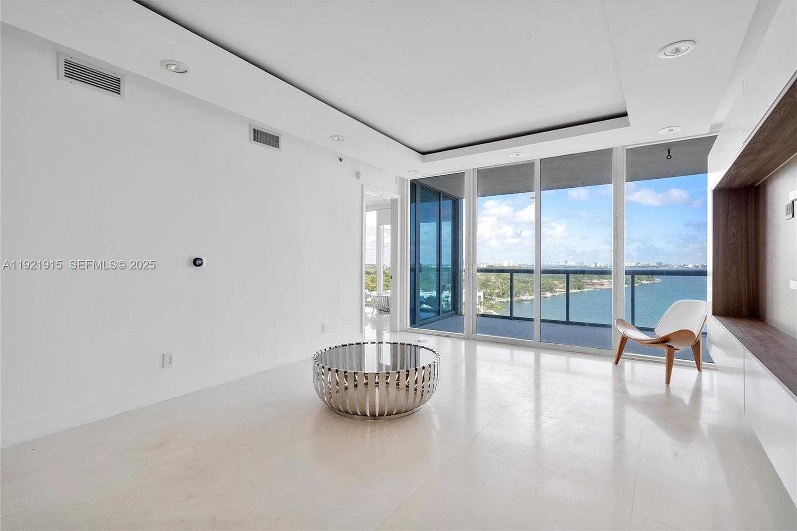 Blue Condominium · #1310 in Miami - Photo 16