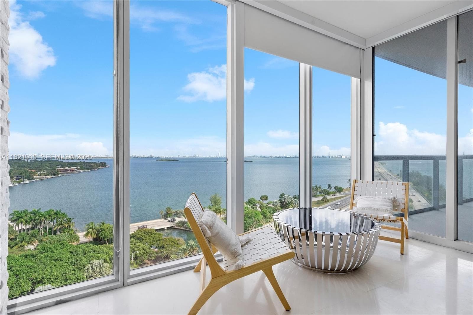 Blue Condominium · #1310 in Miami - Photo 3