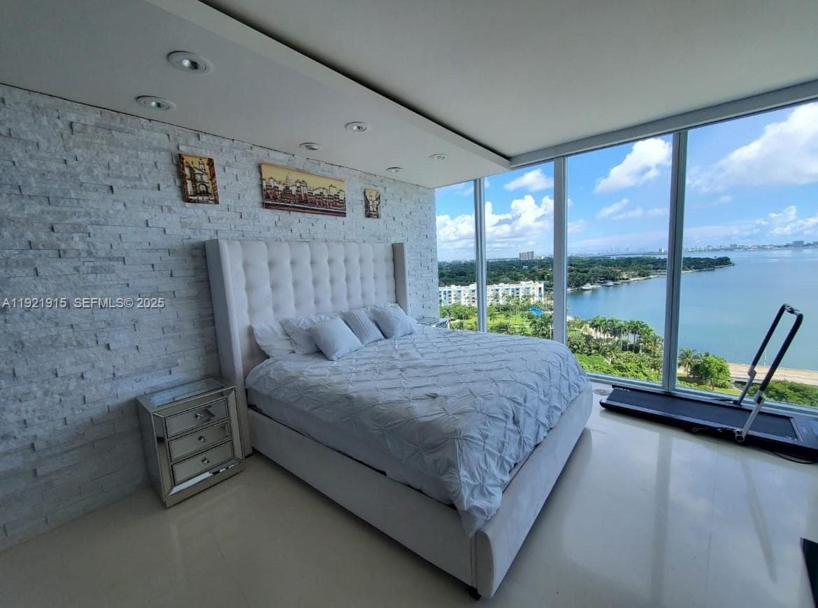 Blue Condominium · #1310 in Miami - Photo 4