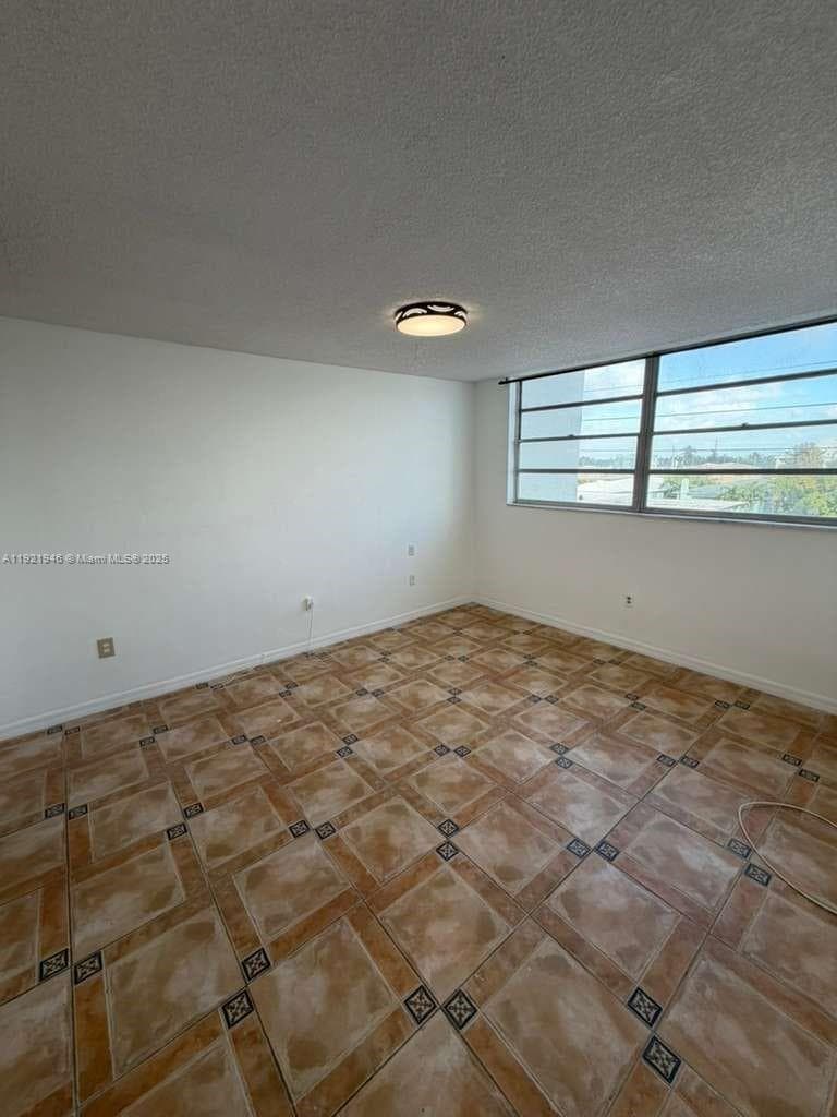 BYRON GARDENS CONDO · #403 in Miami Beach - Photo 20