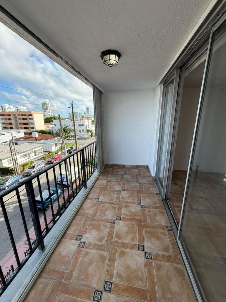 BYRON GARDENS CONDO · #403 in Miami Beach - Photo 10