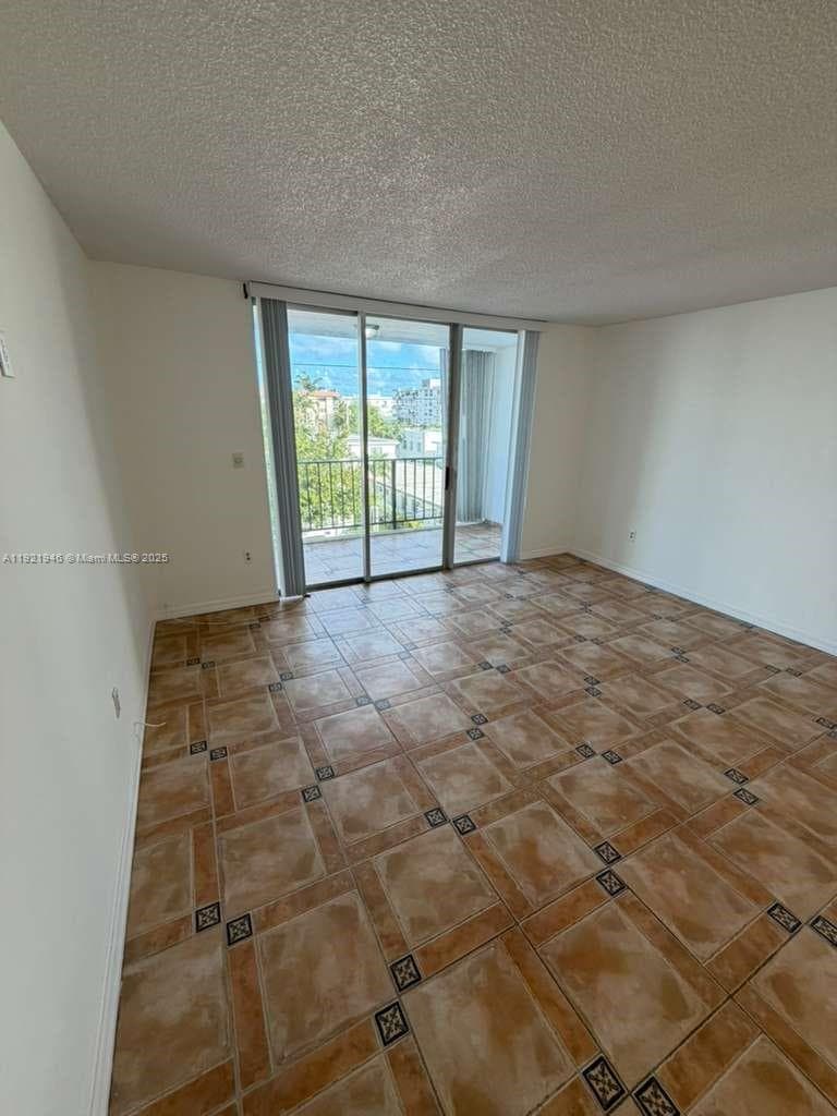 BYRON GARDENS CONDO · #403 in Miami Beach - Photo 14