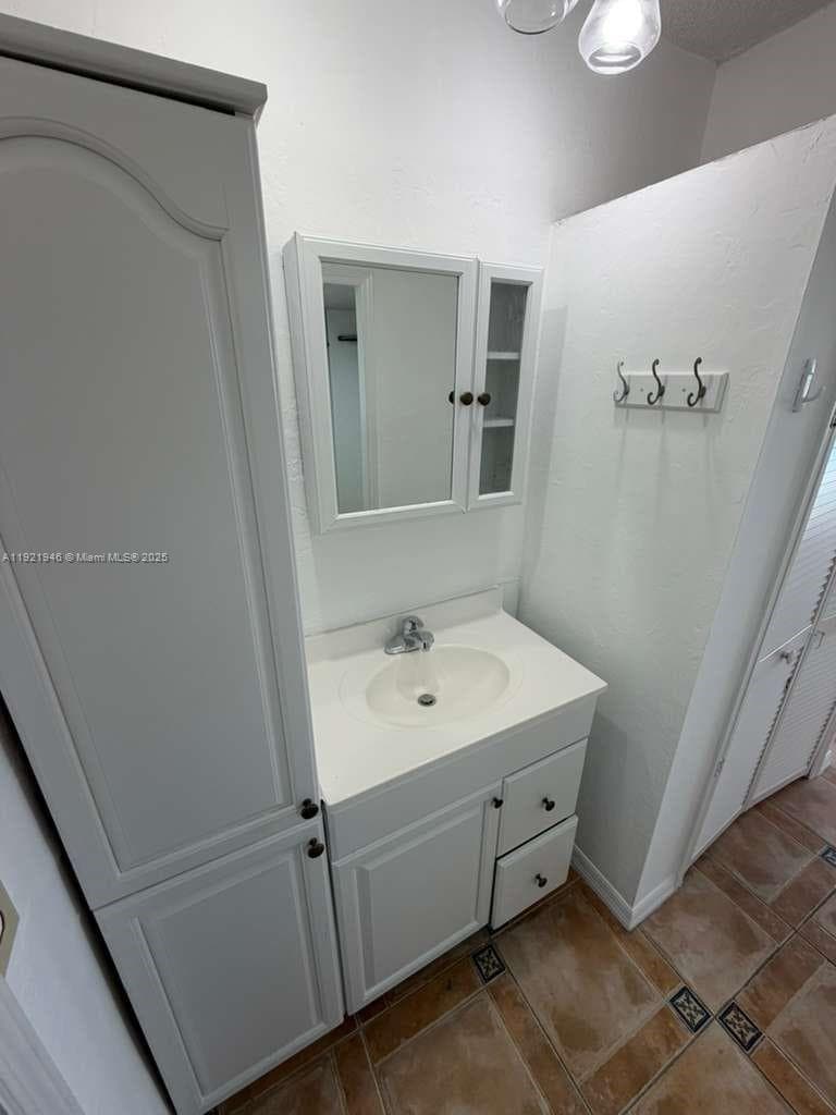 BYRON GARDENS CONDO · #403 in Miami Beach - Photo 15