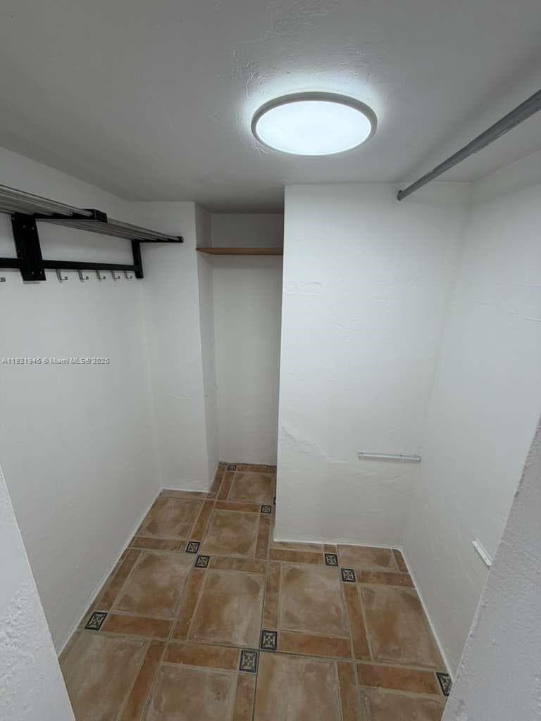 BYRON GARDENS CONDO · #403 in Miami Beach - Photo 19