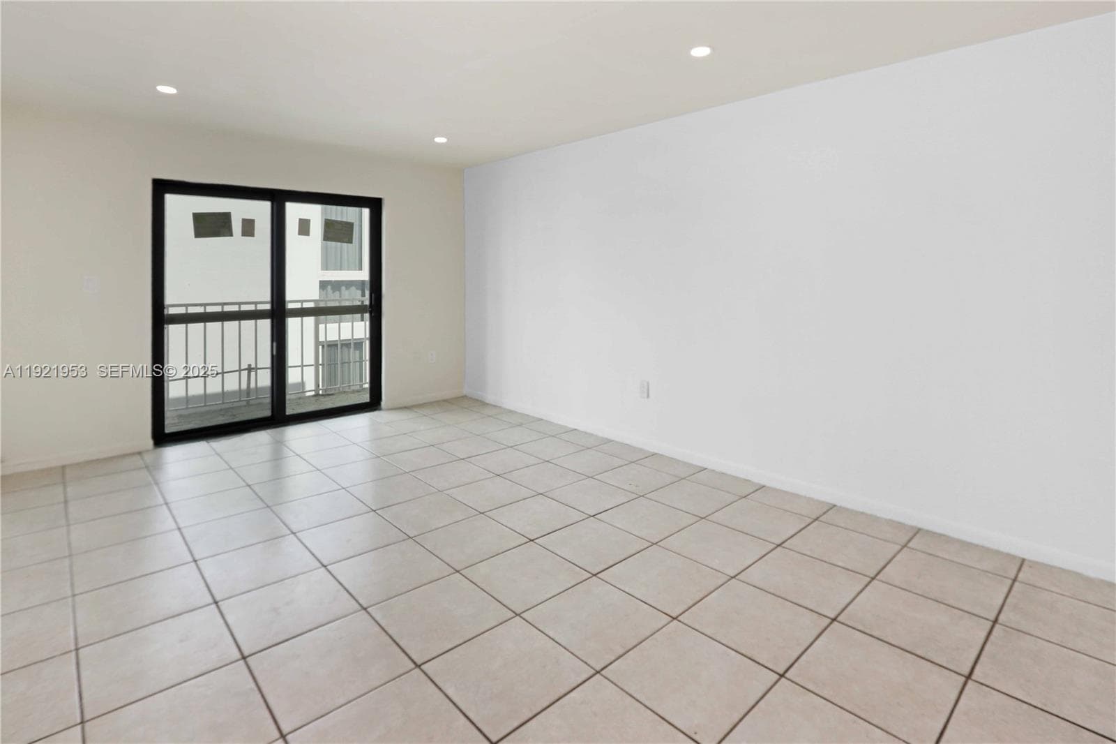 ROYAL WEST CONDO · #502 in Miami Beach - Photo 17