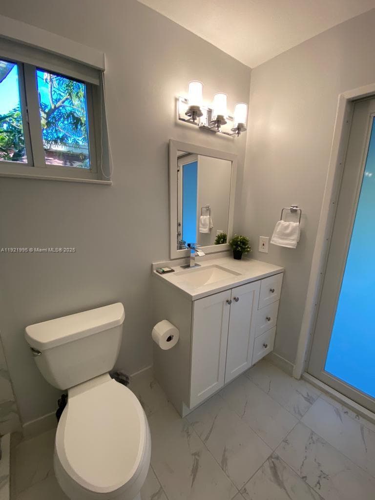 204 SW 19th Ave photo 18