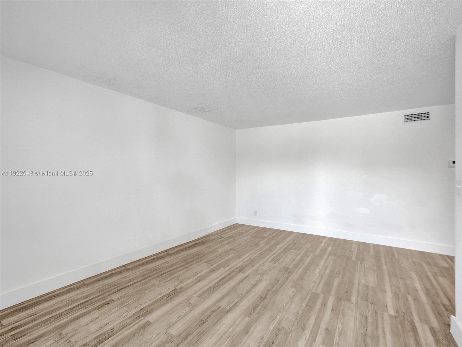 HALLANDALE PARK NO 2 · #204 in Hallandale Beach - Photo 12