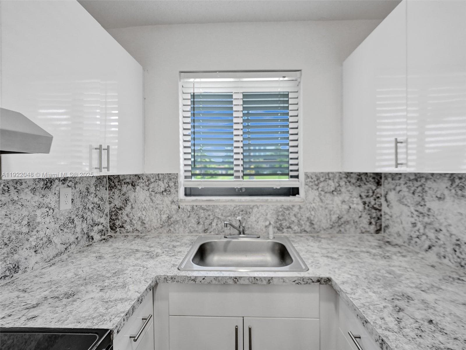 HALLANDALE PARK NO 2 · #204 in Hallandale Beach - Photo 20