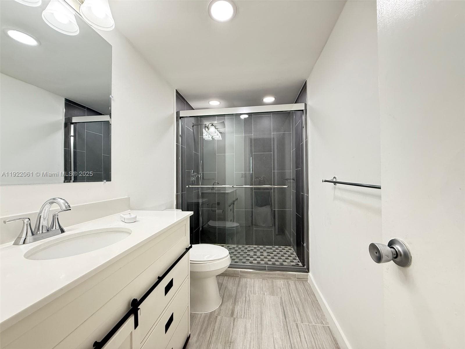 OCEANVIEW BUILDING B COND · #602 in Sunny Isles Beach - Photo 13