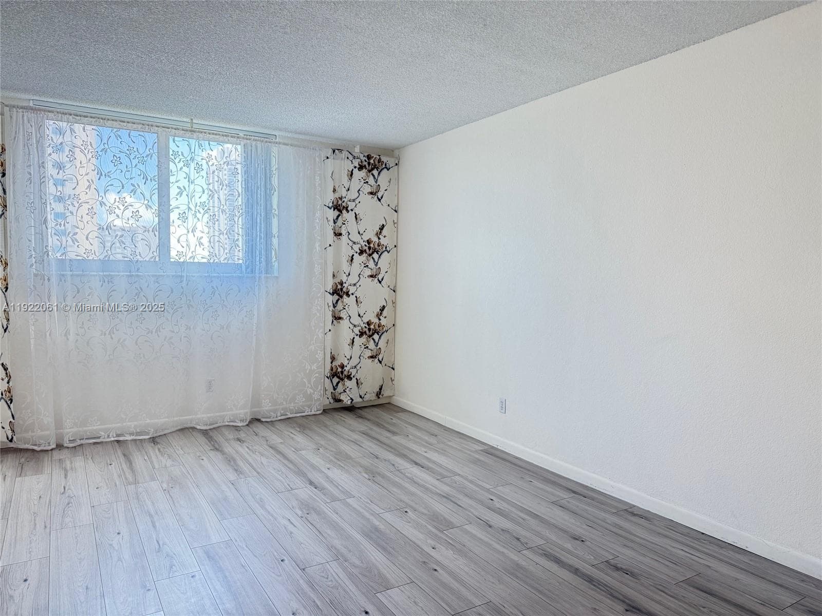OCEANVIEW BUILDING B COND · #602 in Sunny Isles Beach - Photo 12